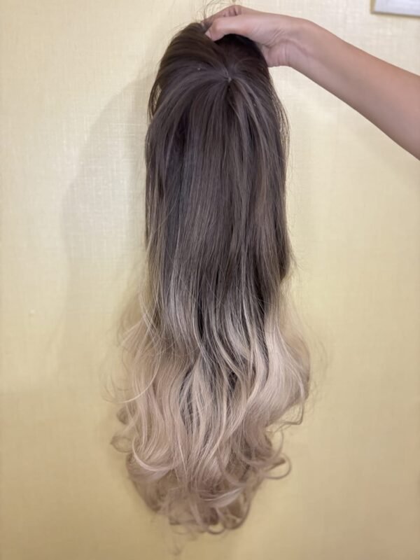 Artificial Regalis Dark Brown Ombre Blonde Wavy Long Hair Wig with Bangs - 32 inches